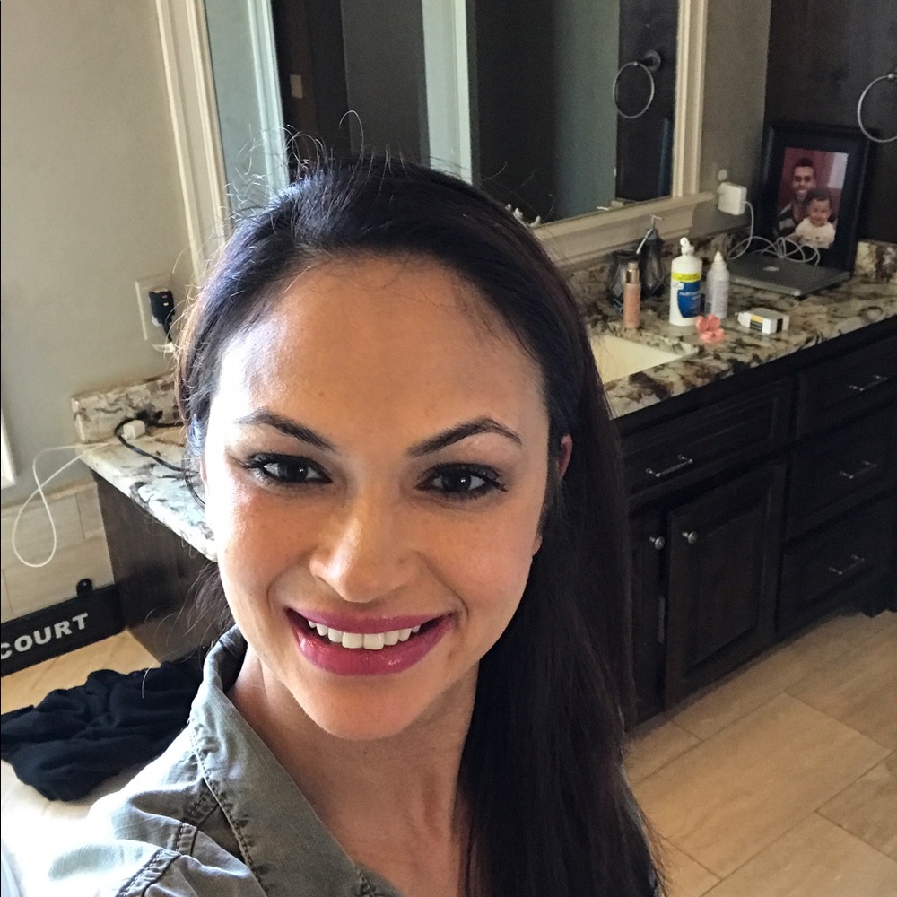 Meet your Posher, Nadine