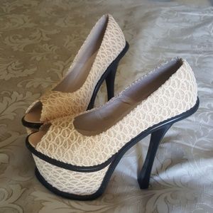 Sky high platform cream heels size 39 (8)