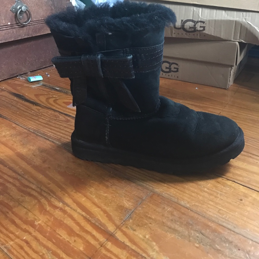 Black uggs