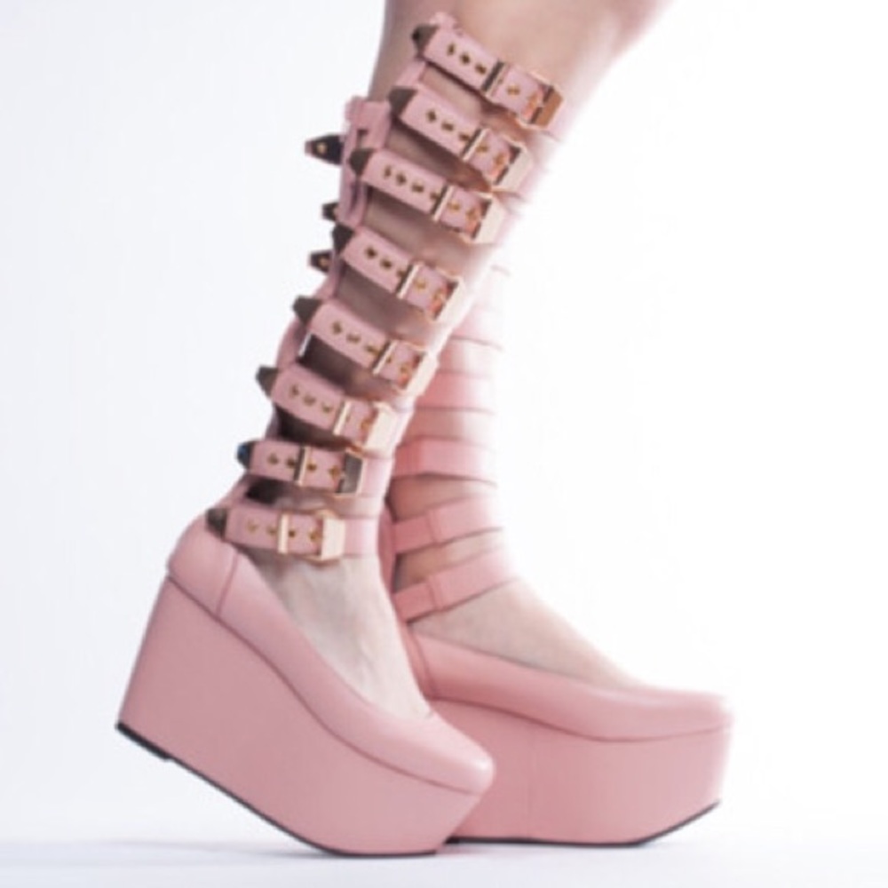 🚫 SOLD 🚫 Yes Milky Way Shoes in Pink Leather