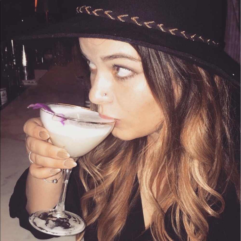 Meet your Posher, Lois