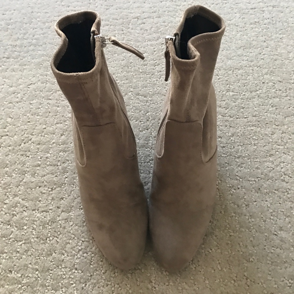 Taupe Steve Madden Booties size 7