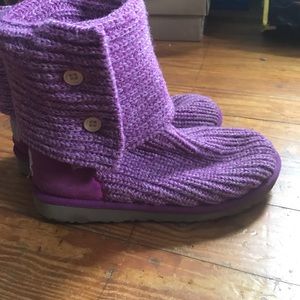 Knit kids uggs in the color cactus flower