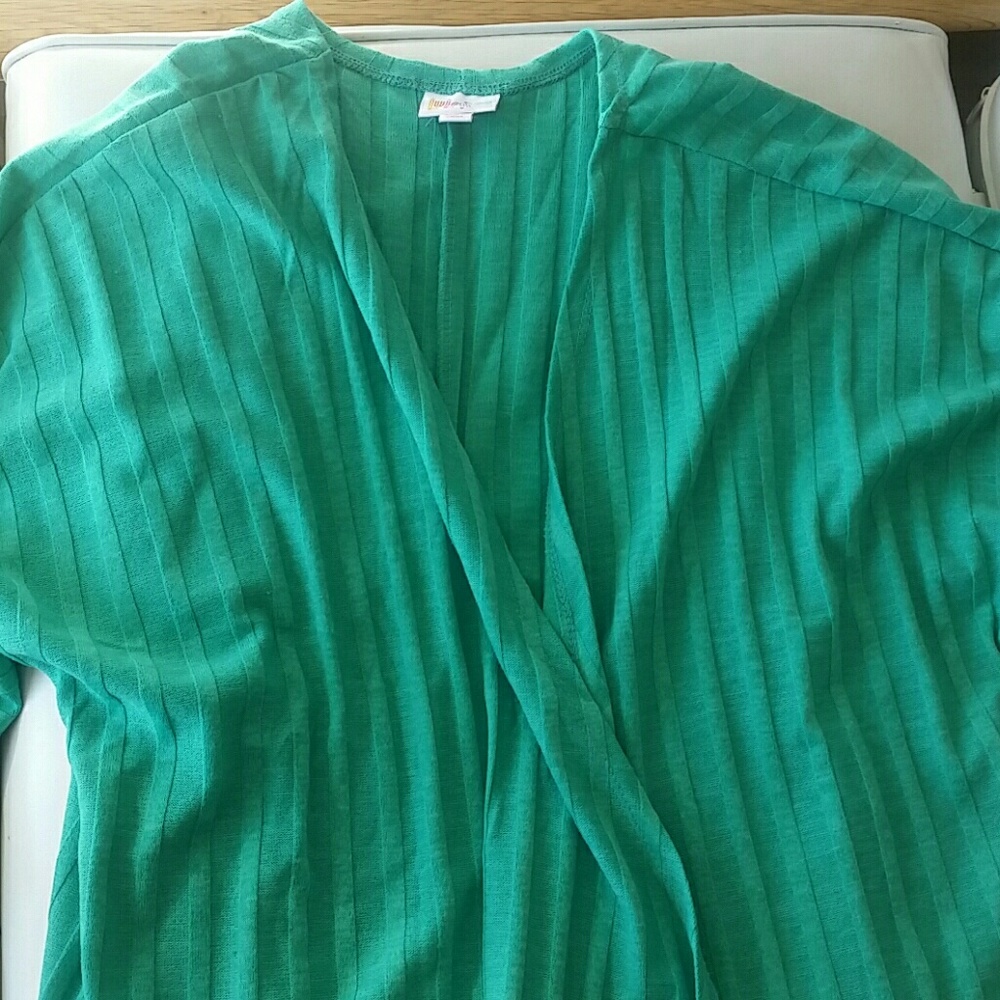 Lularoe Lindsay kimono