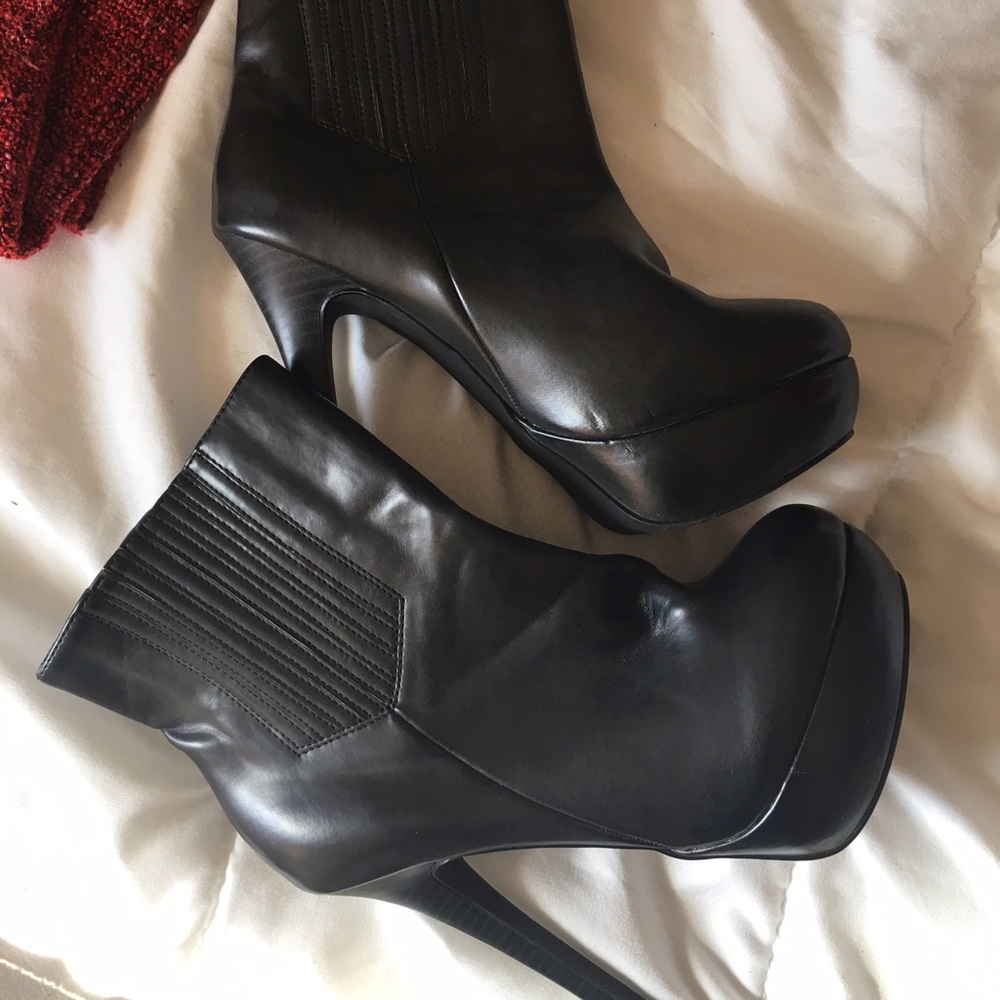 ✨Black Heels✨