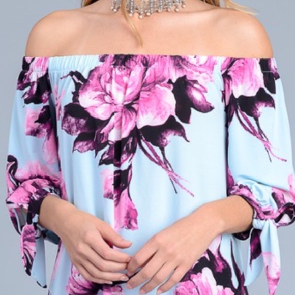 last small ๐ Stunning off shoulder tops - Picture 4 of 4