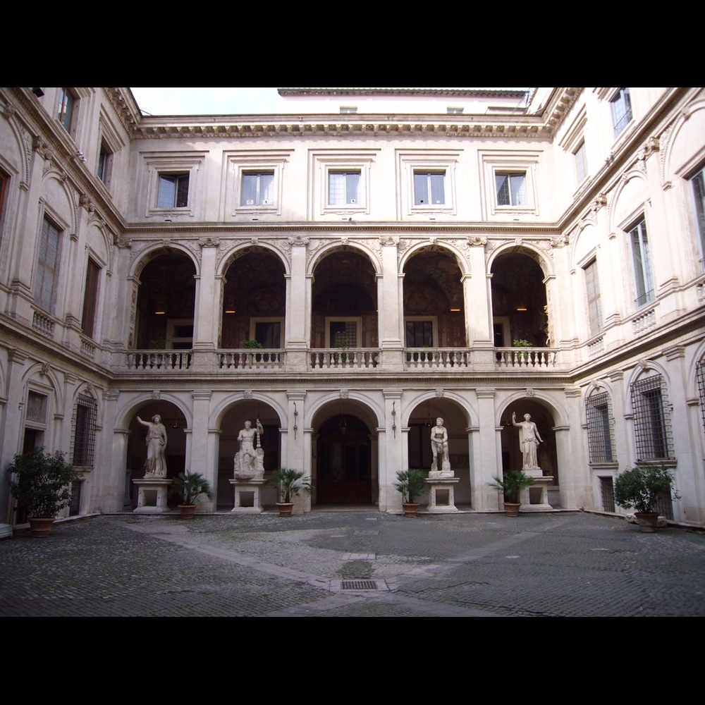 Meet your Posher, Ali