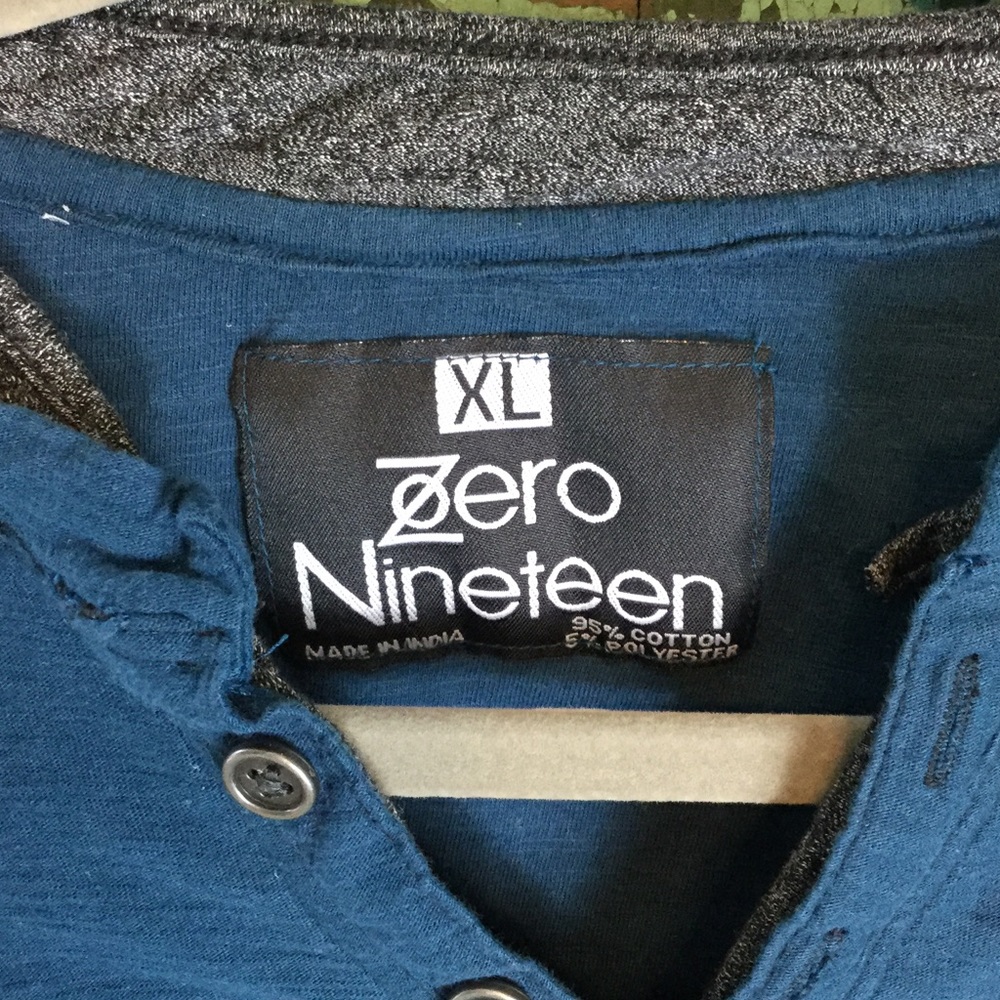 Never Worn Men's Short Sleeved Shirt - Picture 2 of 3