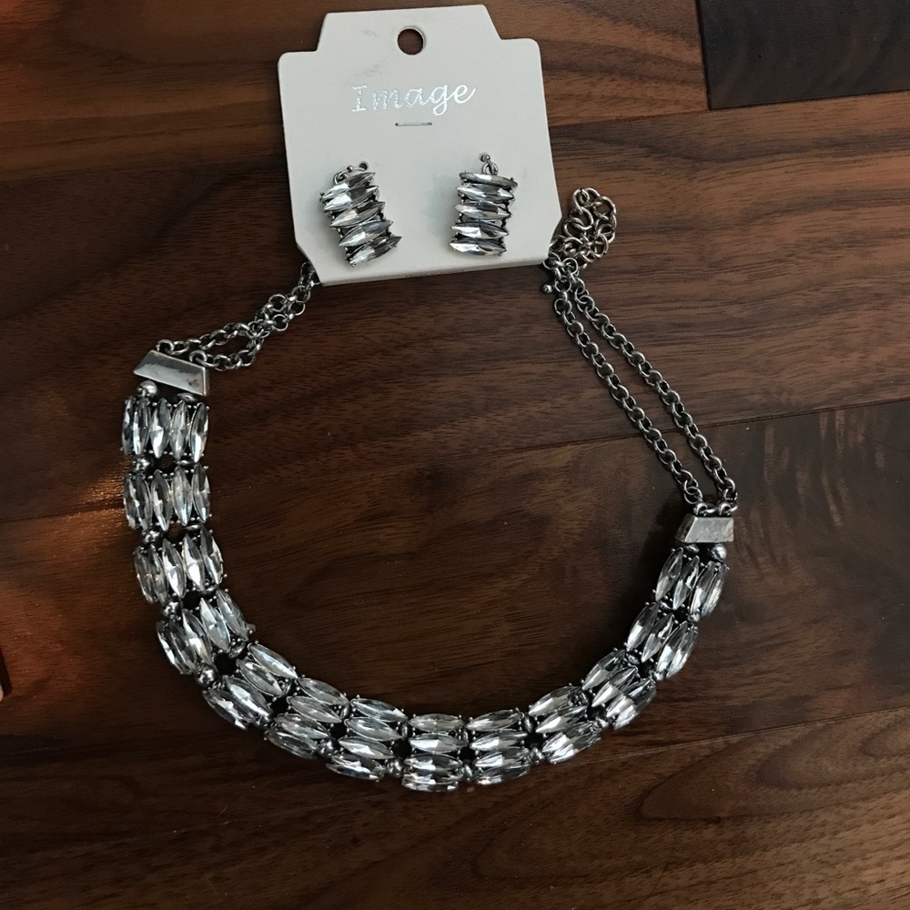 Earring necklace set