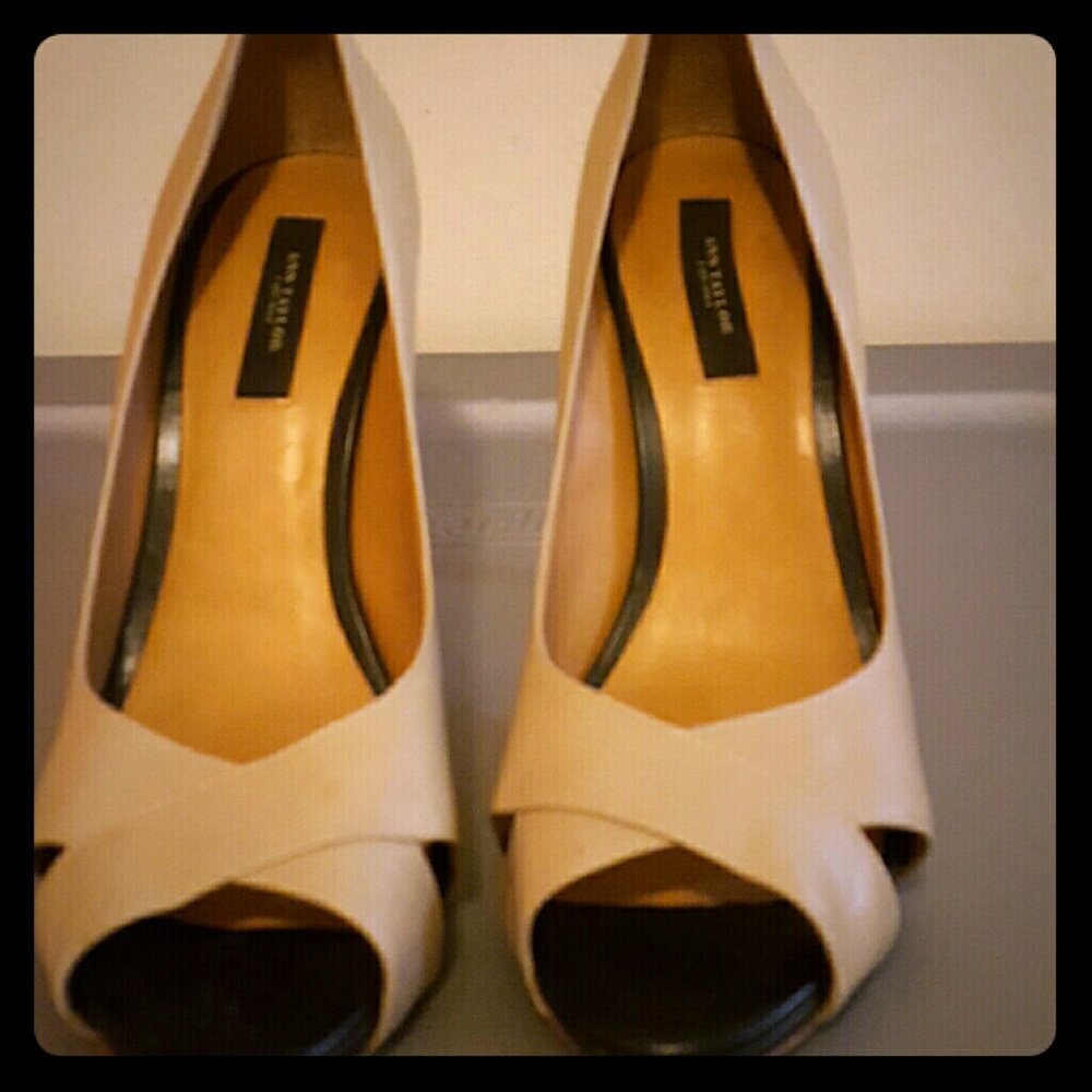 Ann Taylor Nude w/ Black Peep toe Pumps