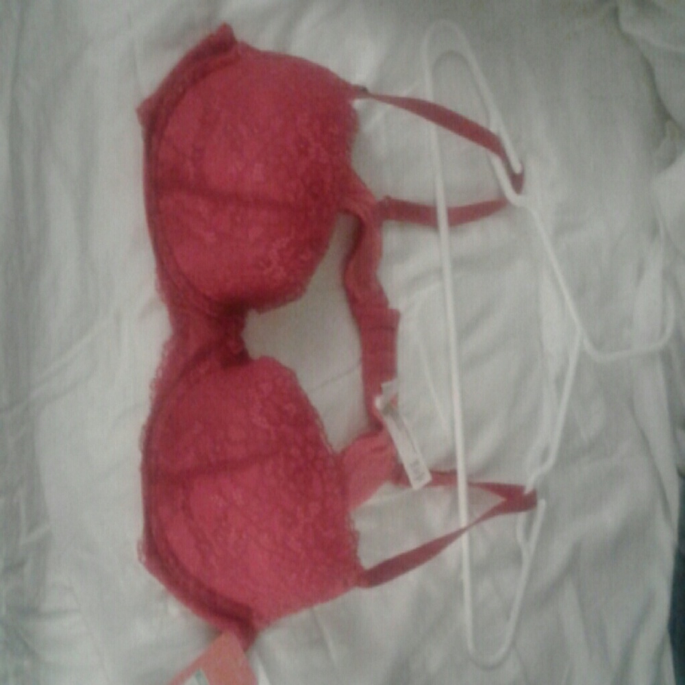 38B red Bra