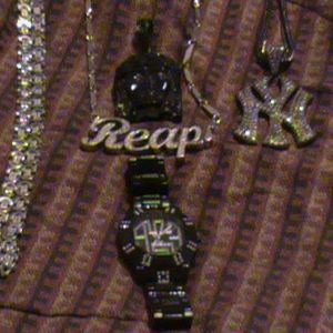 Meet your Posher, Raymond