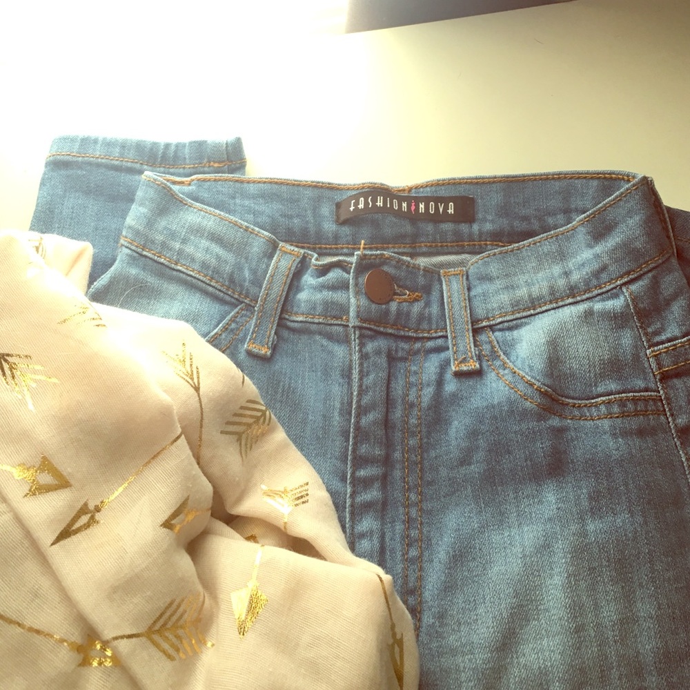 Super high waisted jeans