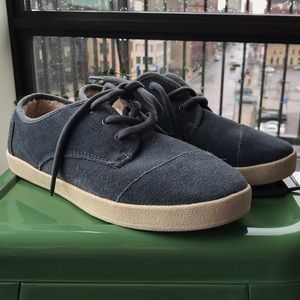 TOMS gray/blue suede Paseo sneaker size 7.5