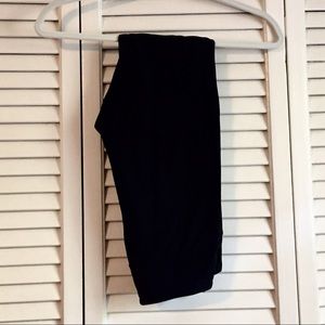 HTF LuLaRoe Solid Black Leggings OS