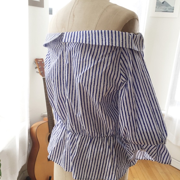 Tops - OFF THE SHOULDER BLUE STRIPE TOP SIZE MEDIUM Tops - OFF THE SHOULDER BLUE STRIPE TOP SIZE MEDIUM