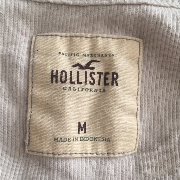 Tank top with ruffles around the neck line - Picture 2 of 2