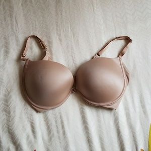 Victoria's Secret 38C nude bra