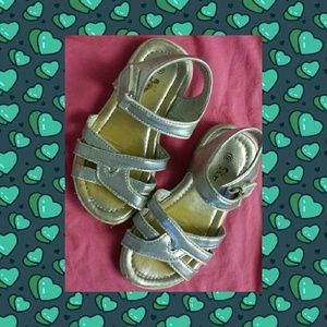 Girls sandles Guc size 9