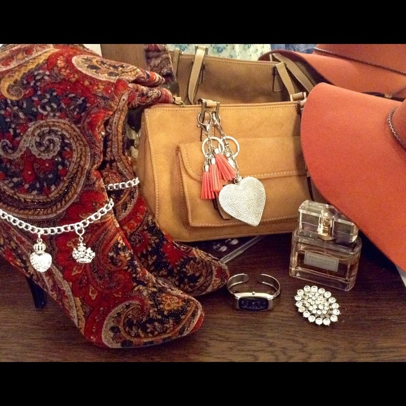 Meet your Posher, Patsy - Picture 1 of 2