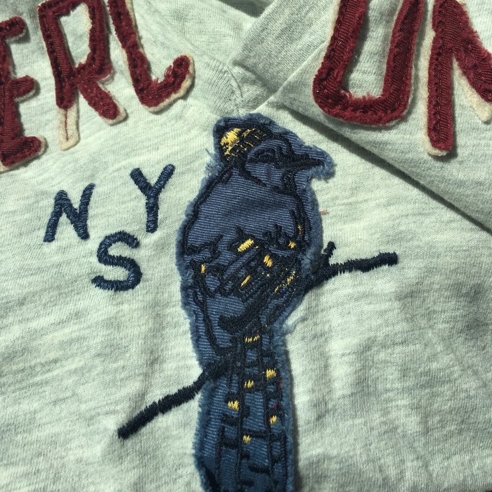 V neck - Picture 3 of 3