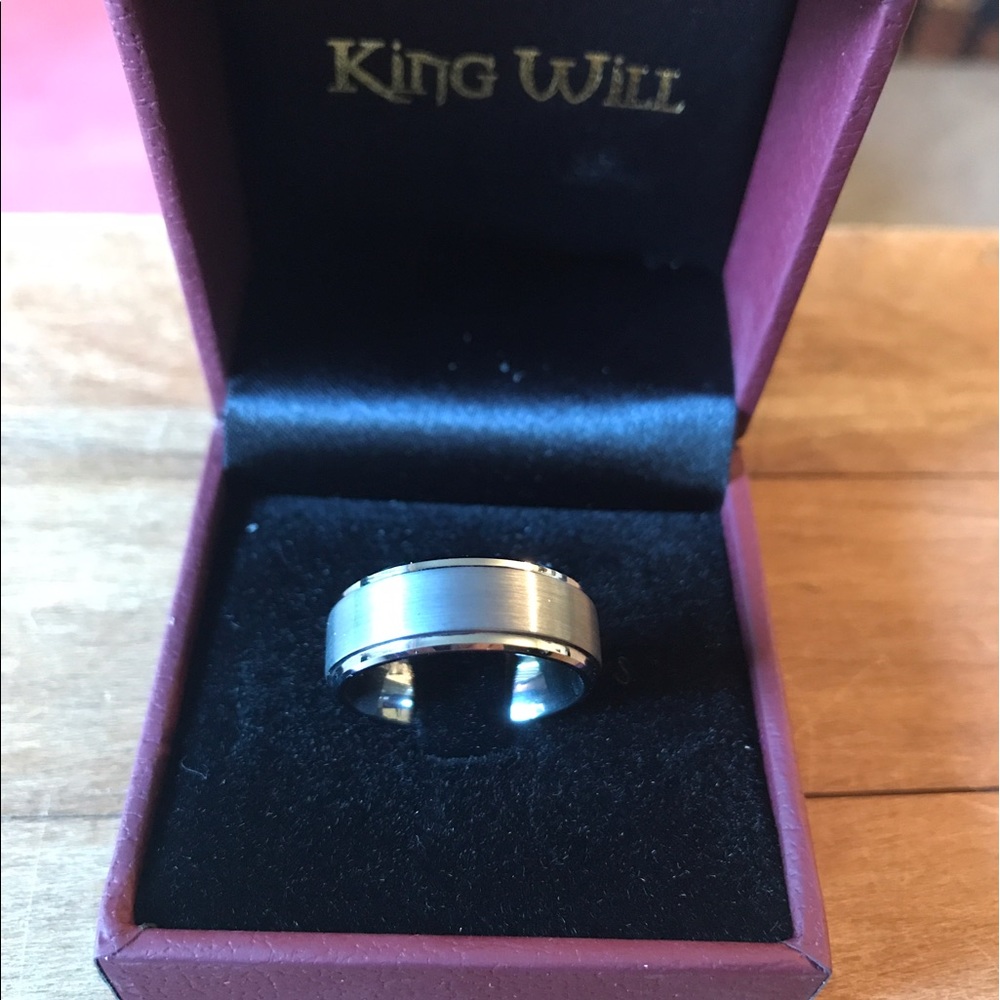 King will size 9 tungsten men's ring.