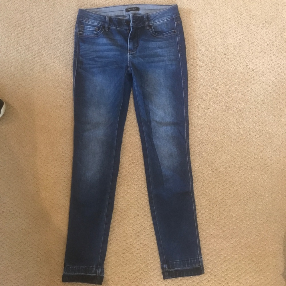 LIKE NEW White House Black Market Skinny Jeans