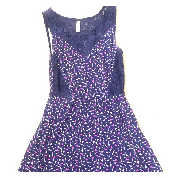 Cute Dress, Lace Detail - Picture 1 of 4