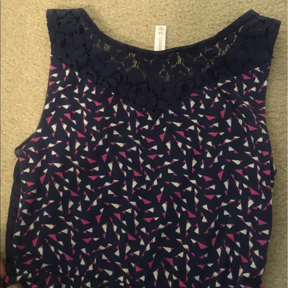 Cute Dress, Lace Detail - Picture 3 of 4