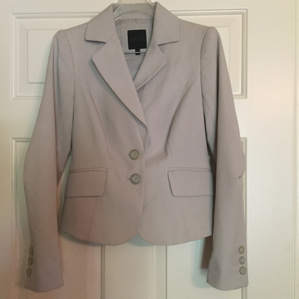 The Limited Skirt Suit Size 0