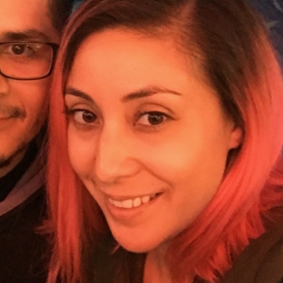 Meet your Posher, Gabriella - Picture 1 of 1