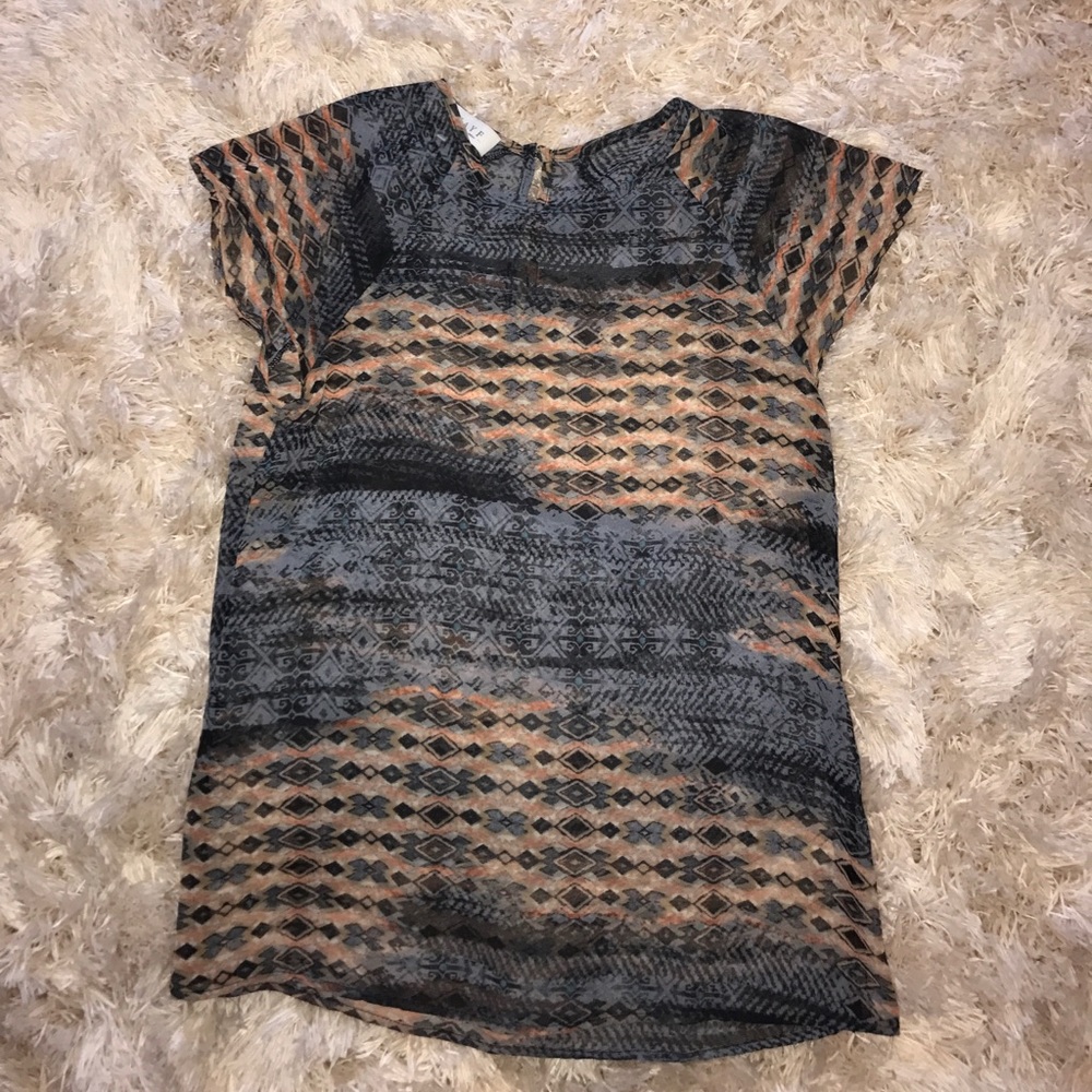 Aztec patterned t shirt XS