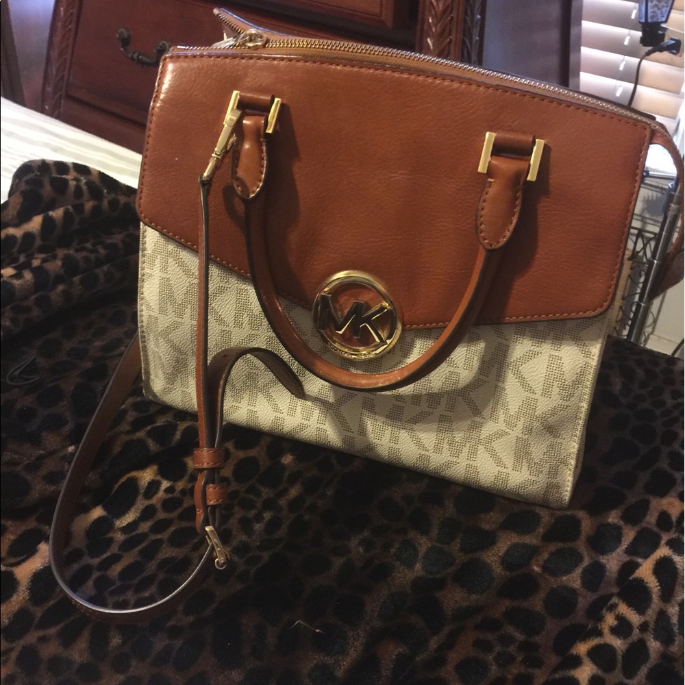 Michael Kors medium tote purse