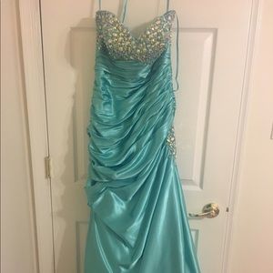 Prom dress - only worn once!