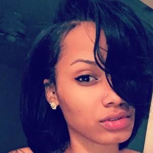 Meet your Posher, Cassandra