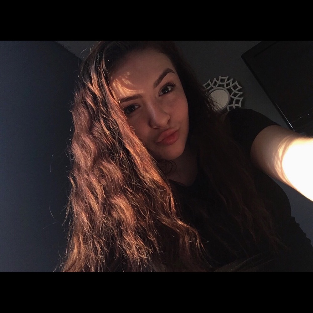 Meet your Posher, Ashley