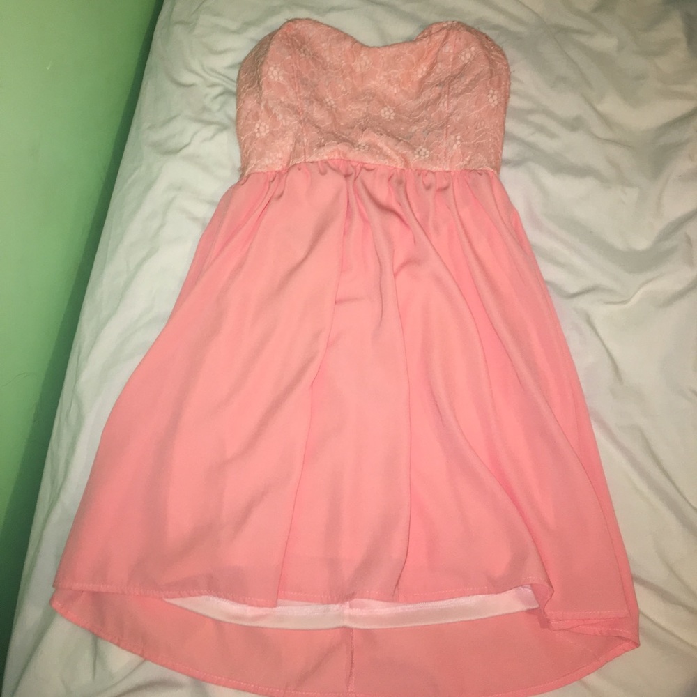 Adorable light coral flowy dress