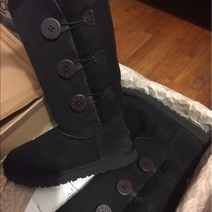 Black Uggs
