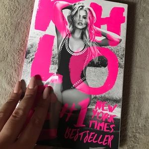 Stronger looks better naked by Kloe Kardashian