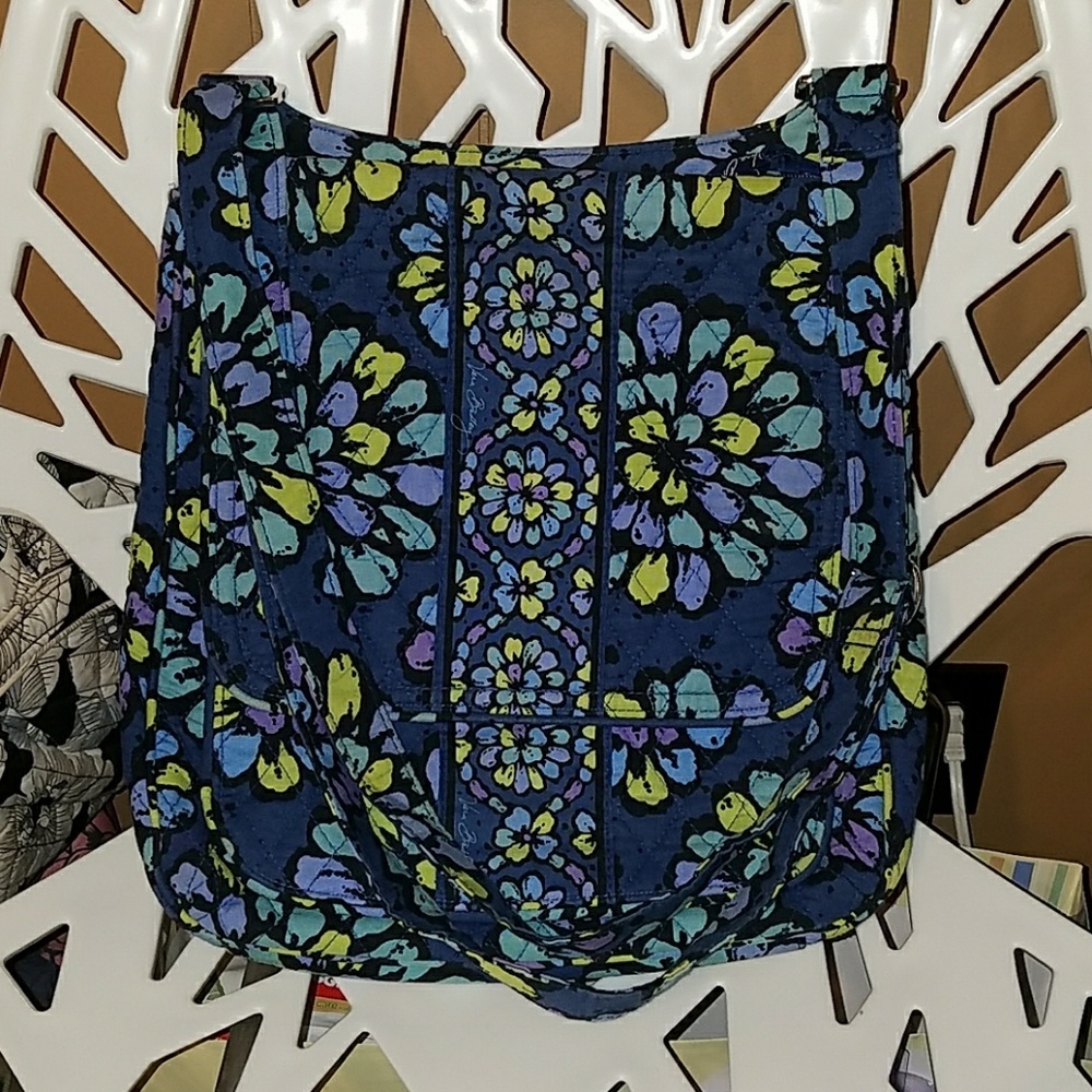 Authentic Vera Bradley large crossbody