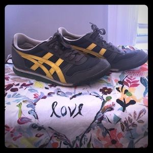Asics Onitsuka Tiger sneakers W size 8.5/M 7