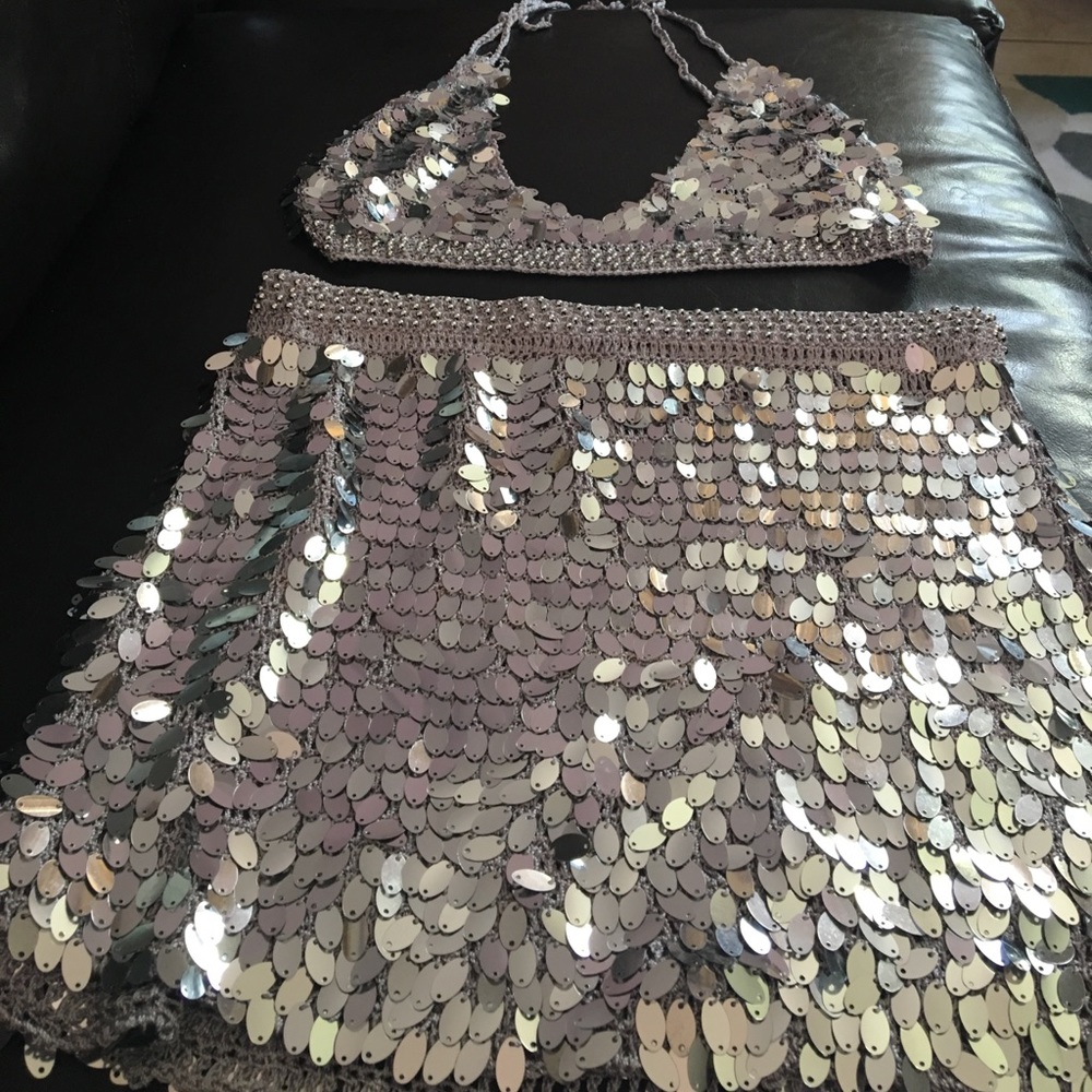 Two pieces night out outfit, silver crochet
