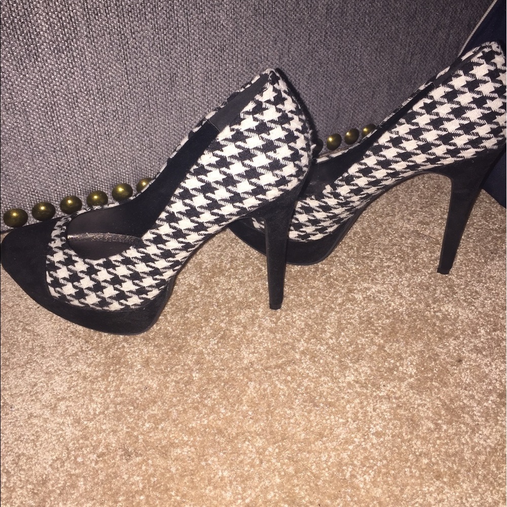 Houndstooth shoes