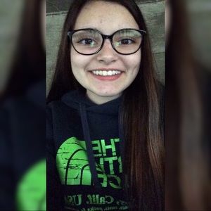 Meet your Posher, Alicia