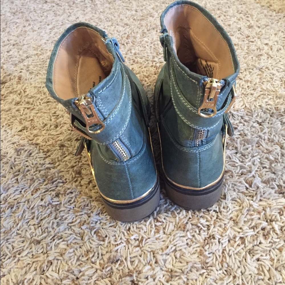 Green leather ankle booties! - Picture 3 of 4