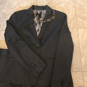 Ann Taylor 6 petite charcoal gray suit