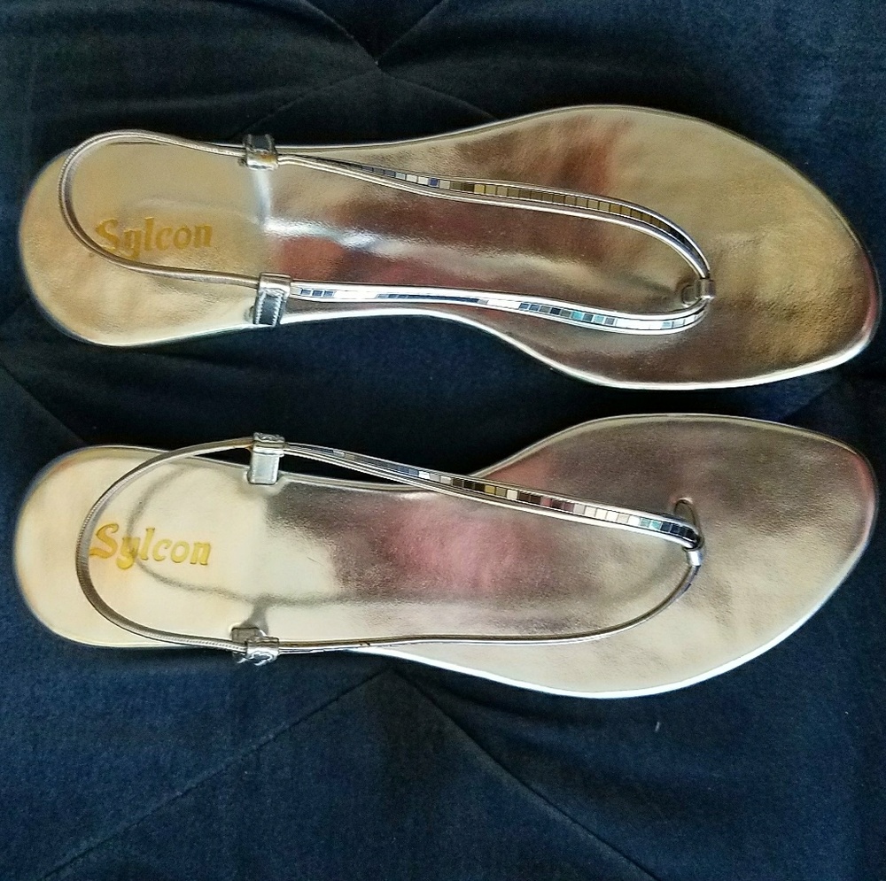 NWOT, dressy silver sandals