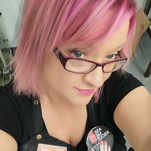 Meet your Posher, Leeann