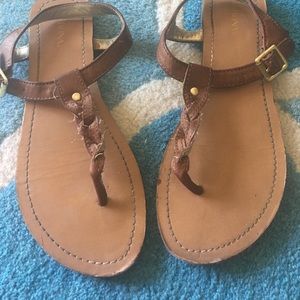 Merona Shoes - ✨FINAL SALE✨ Tan t-strap leather sandals 6.5 Merona Shoes - ✨FINAL SALE✨ Tan t-strap leather sandals 6.5