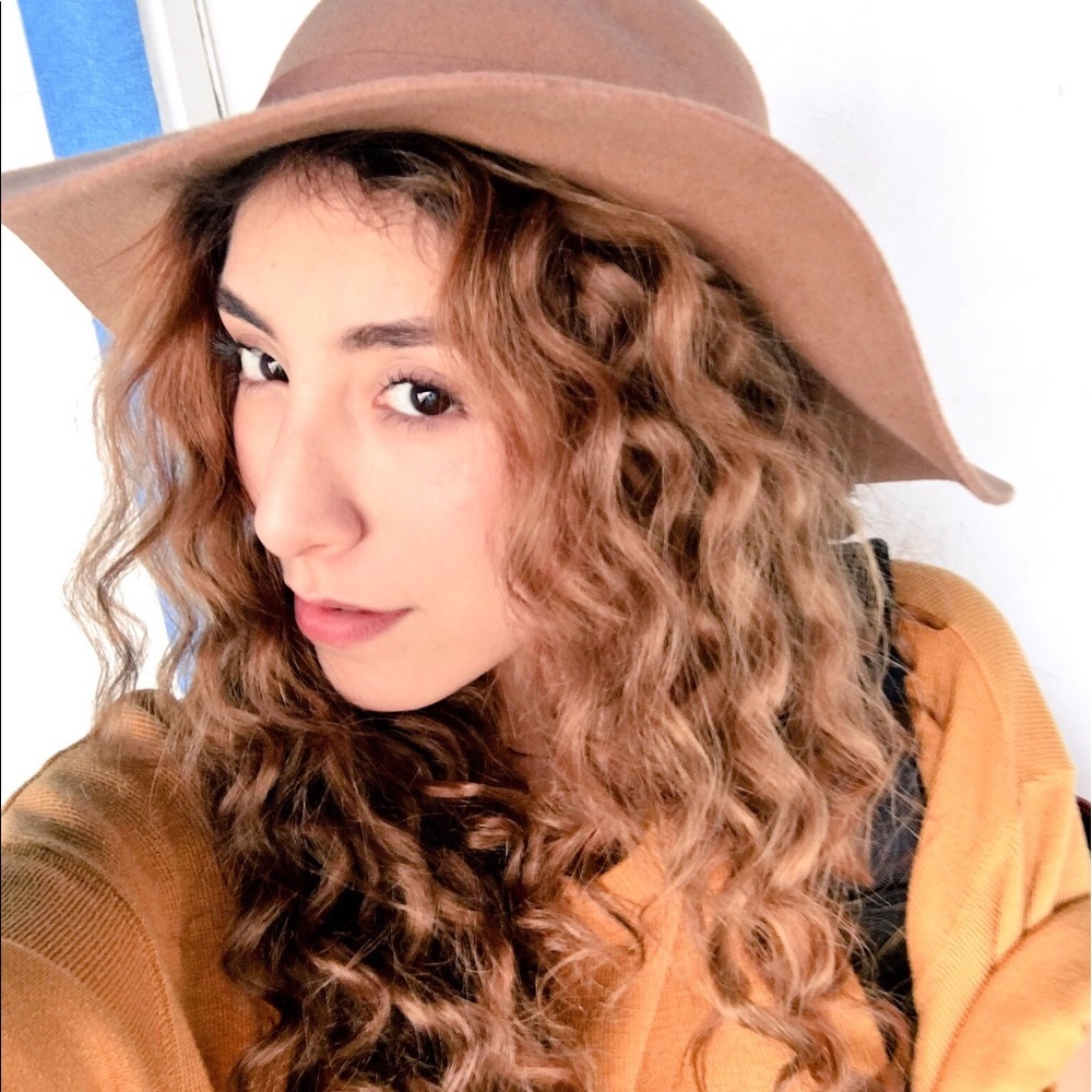 Meet your Posher, Gisella